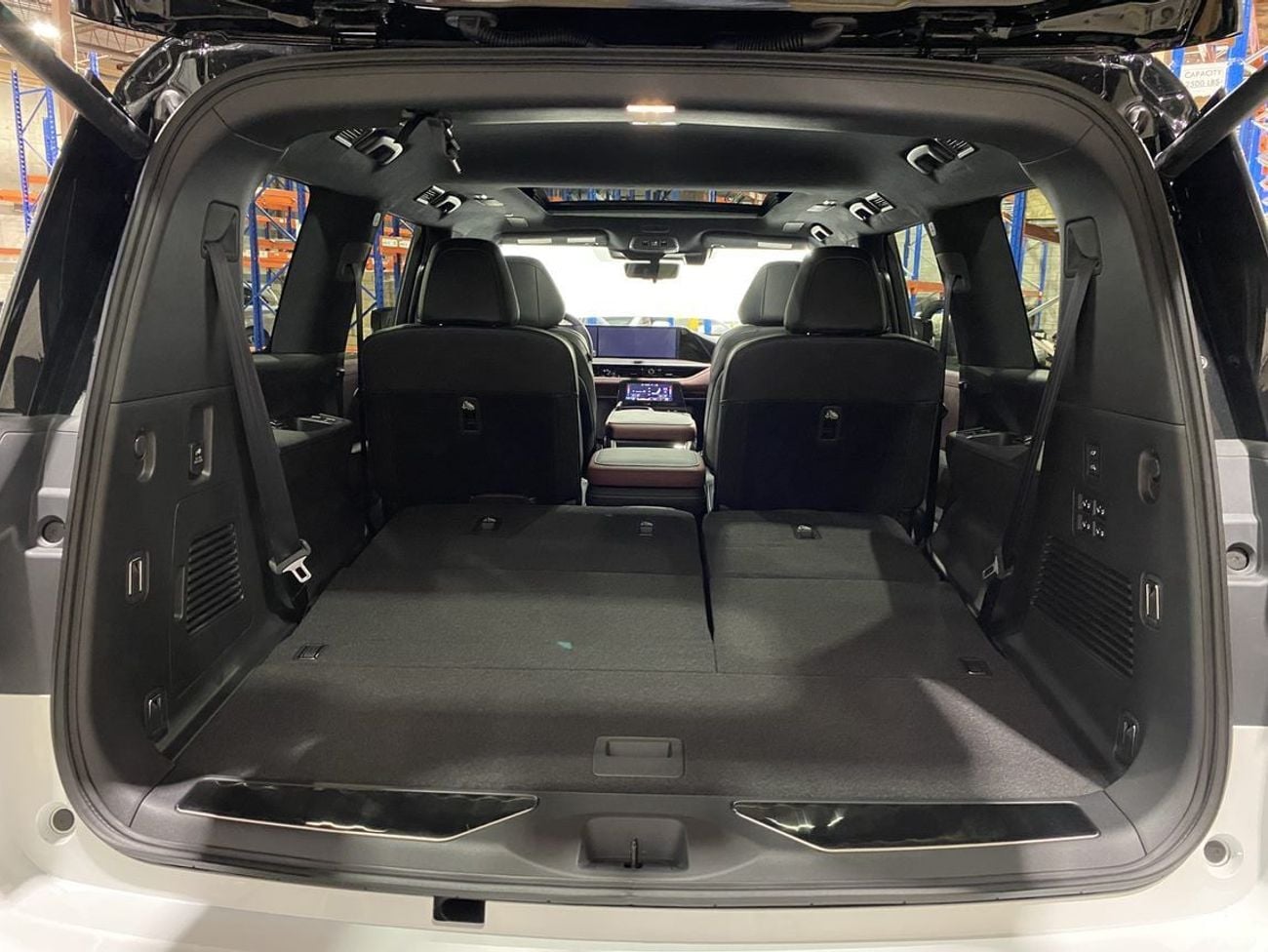 إنفينيتي QX80 AUTOGRAPH CAPTAIN CHAIRS