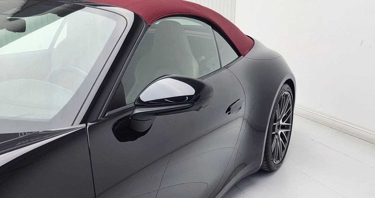 بورش 911 Carrera 4 3.0L (444 HP) Convertible