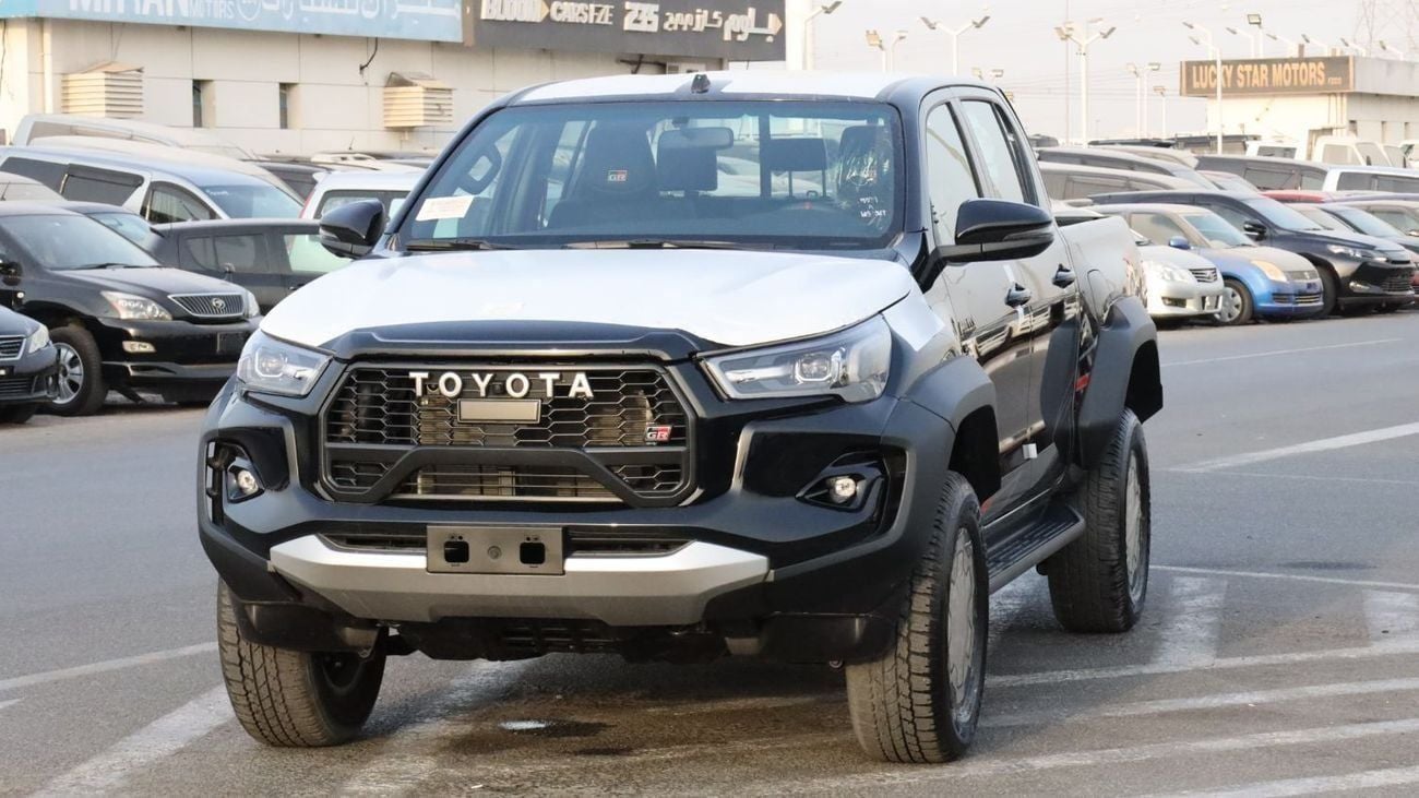 تويوتا هيلوكس GR Sport 4.0L