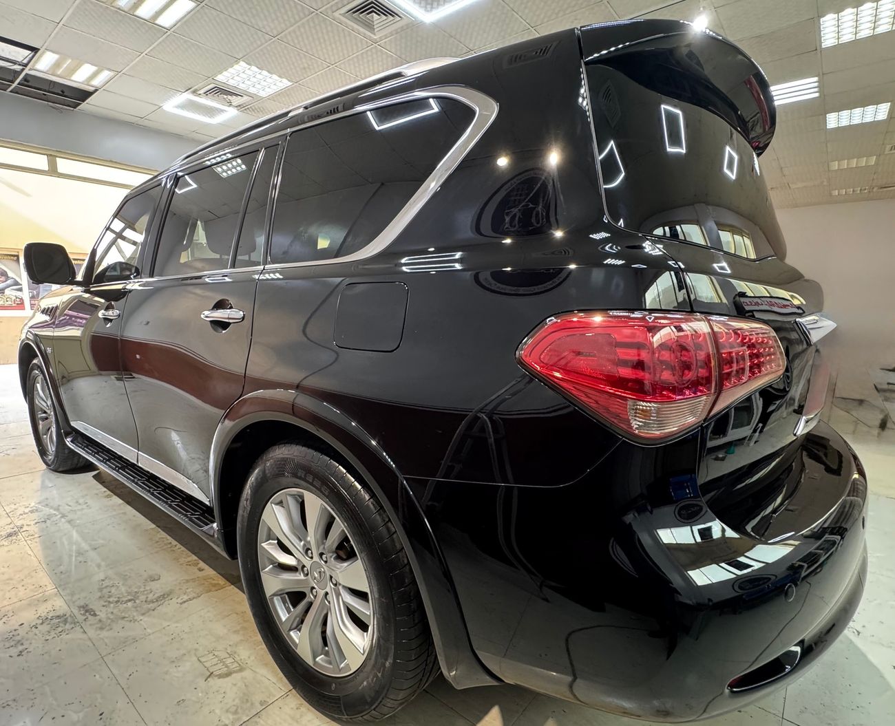Infiniti QX80 EXCELLENT CONDITION, 4x4 , V8 5.6L