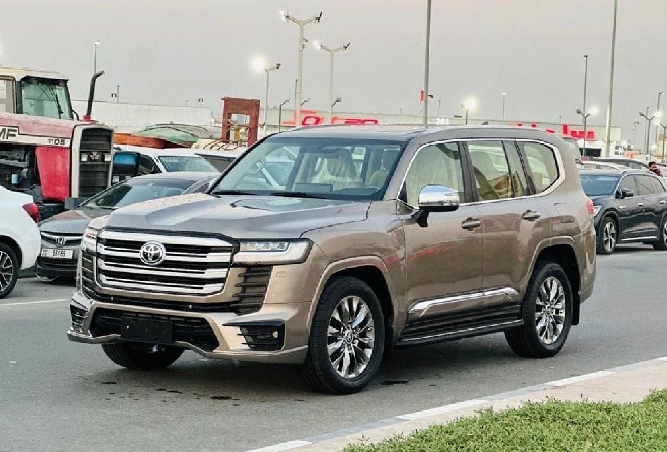 تويوتا لاند كروزر 2023 Model GXR V6 LC300 Full Option Car Very Clean And Perfect Condition