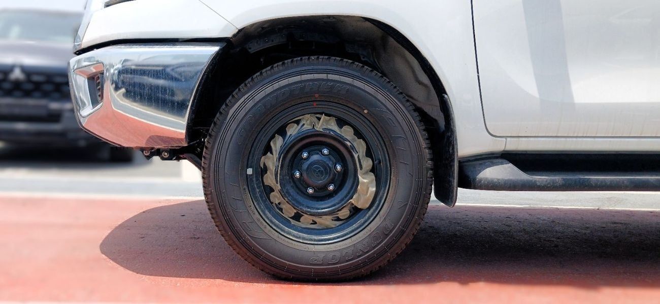 Toyota Hilux GL 2.4L Diesel Manual 4X4 2026YM