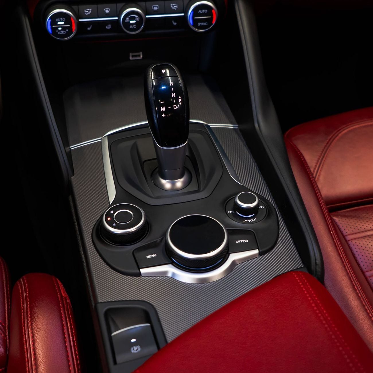 ألفا روميو جوليا VELOCE VELOCE