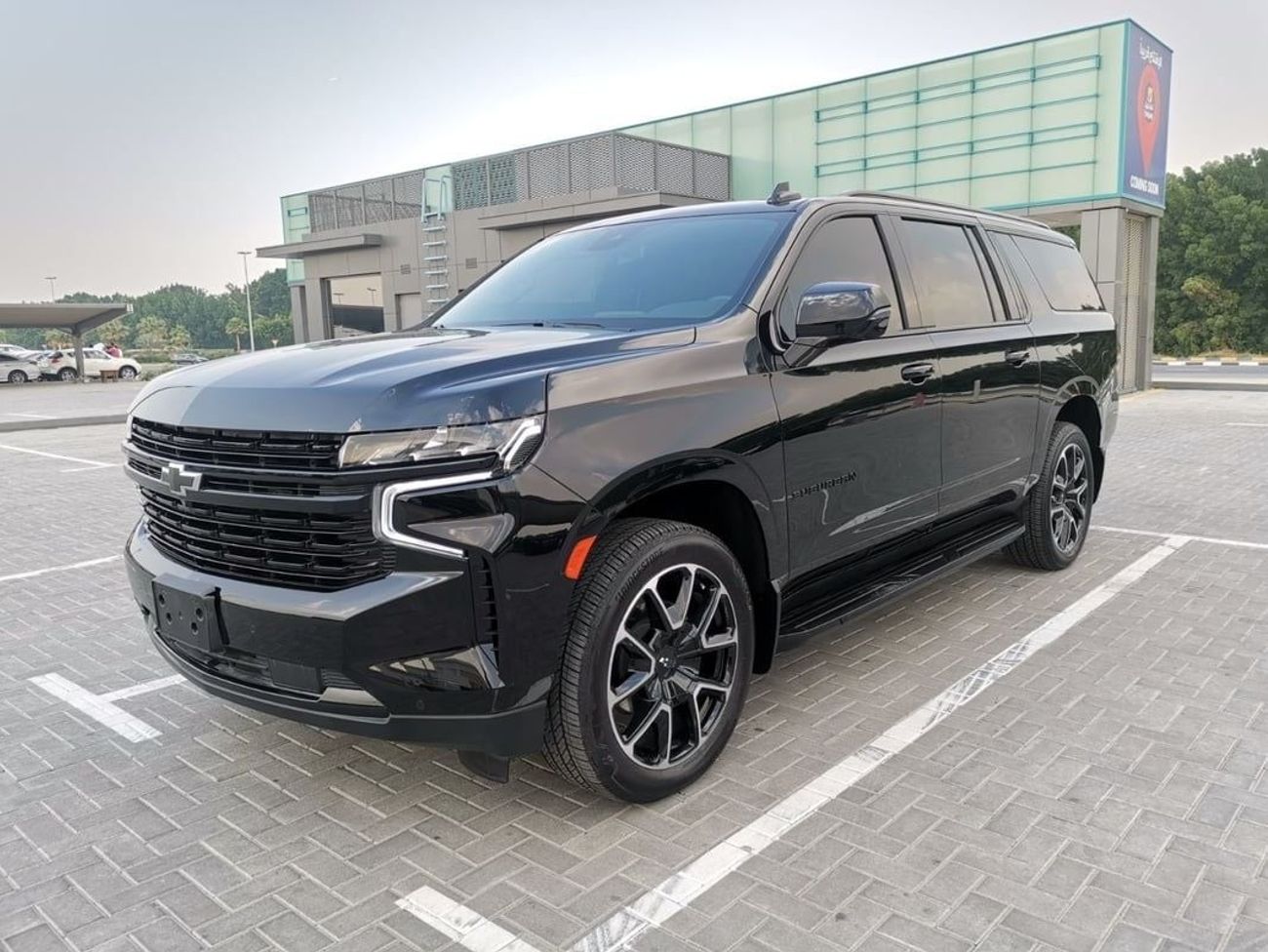 Chevrolet Suburban Chevrolet RST Suburban - 2022 - Black