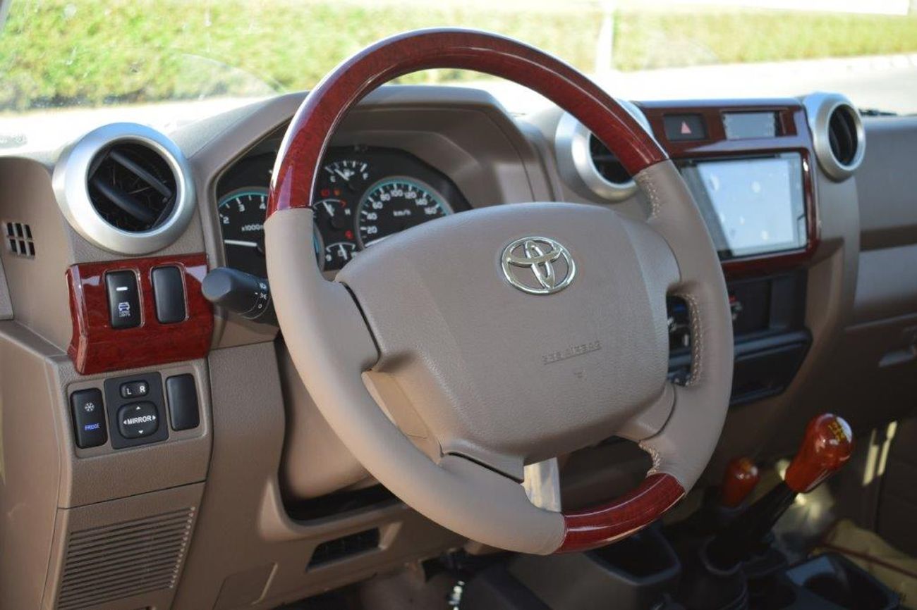 Toyota Land Cruiser Pick Up 79 SINGLE CAB PICKUP LX-G V6 4.0L PETROL 4WD MT