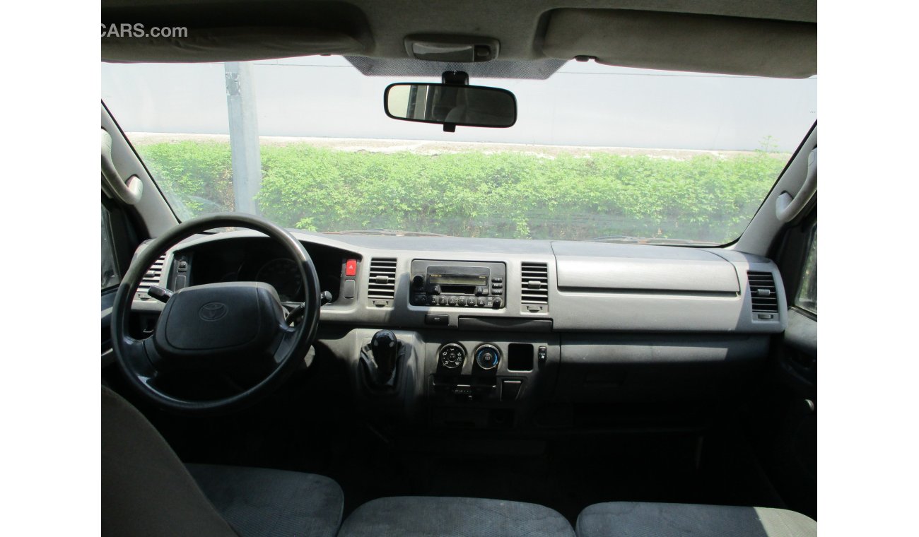 Toyota Hiace 14 passenger