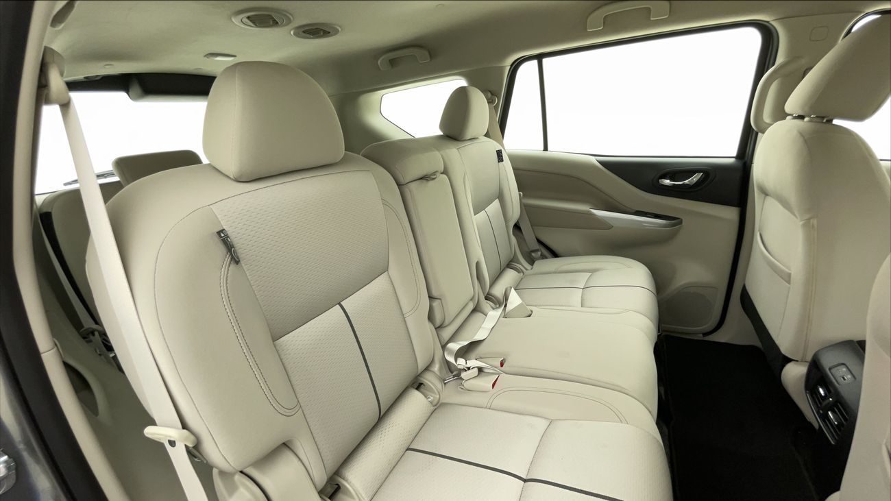 نيسان إكستيرا SE 2.5 | بدون دفعة مقدمة | اختبار القيادة في المنزل