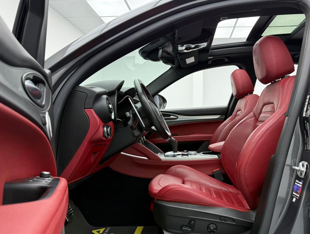 Alfa Romeo Stelvio Veloce 2022 Alfa Romeo Stelvio Q4 Veloce, 2027 Alfa Romeo Warranty + Service Pack, Fully Loaded, GCC