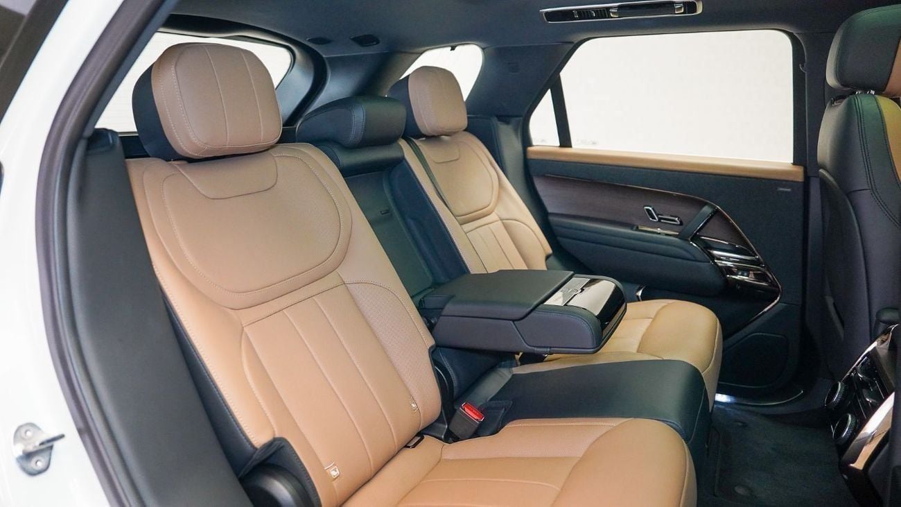 لاند روفر رينج روفر سبورت Dynamic HSE P400 3.0L UAE's Very Best Example | AED 5,614 Per Month