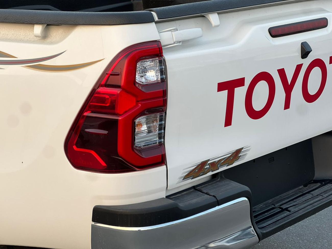 تويوتا هيلوكس EXPORT ONLY - Toyota Hilux 4x4 2.7L DC