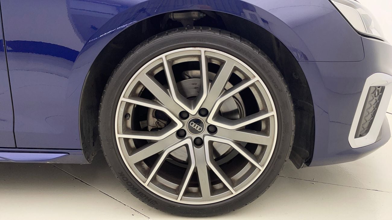 أودي A4 35 TFSI S LINE 2 | بدون دفعة مقدمة | اختبار القيادة في المنزل