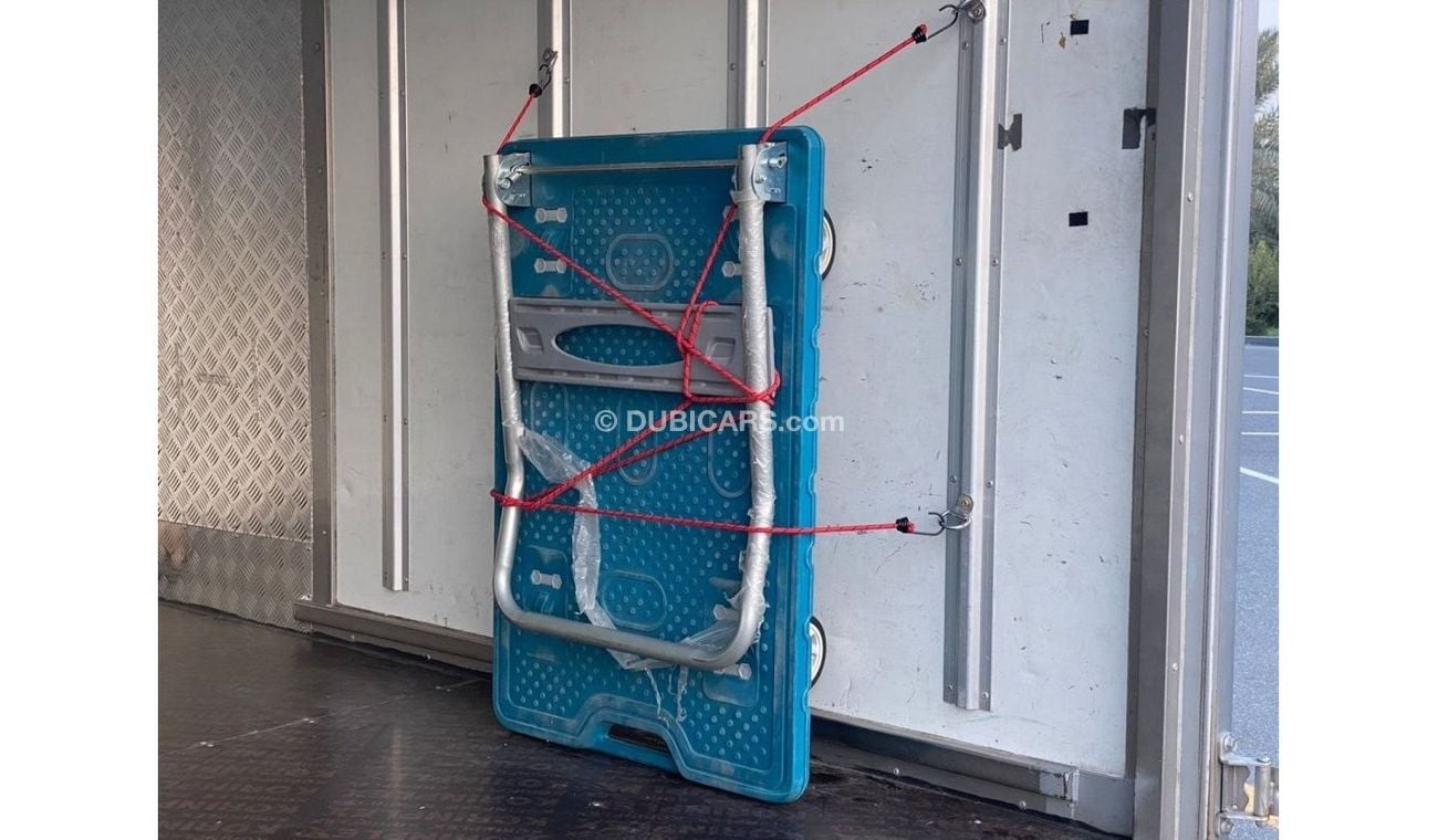 هيونداي بورتر 2 HYUNDAI PORTER PICK-UP WITH BOX 2014 GCC V4 ACCIDENT FREE - PERFECT CONDITION - ONLY 65000 KM