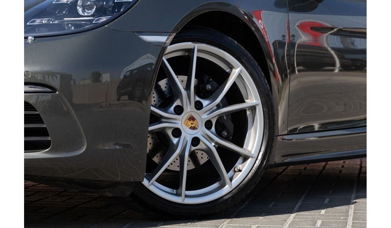 بورش كايمان 718 Porsche 718 Cayman Style Edition 2024 GCC under Agency Warranty with Flexible Down-Payment.