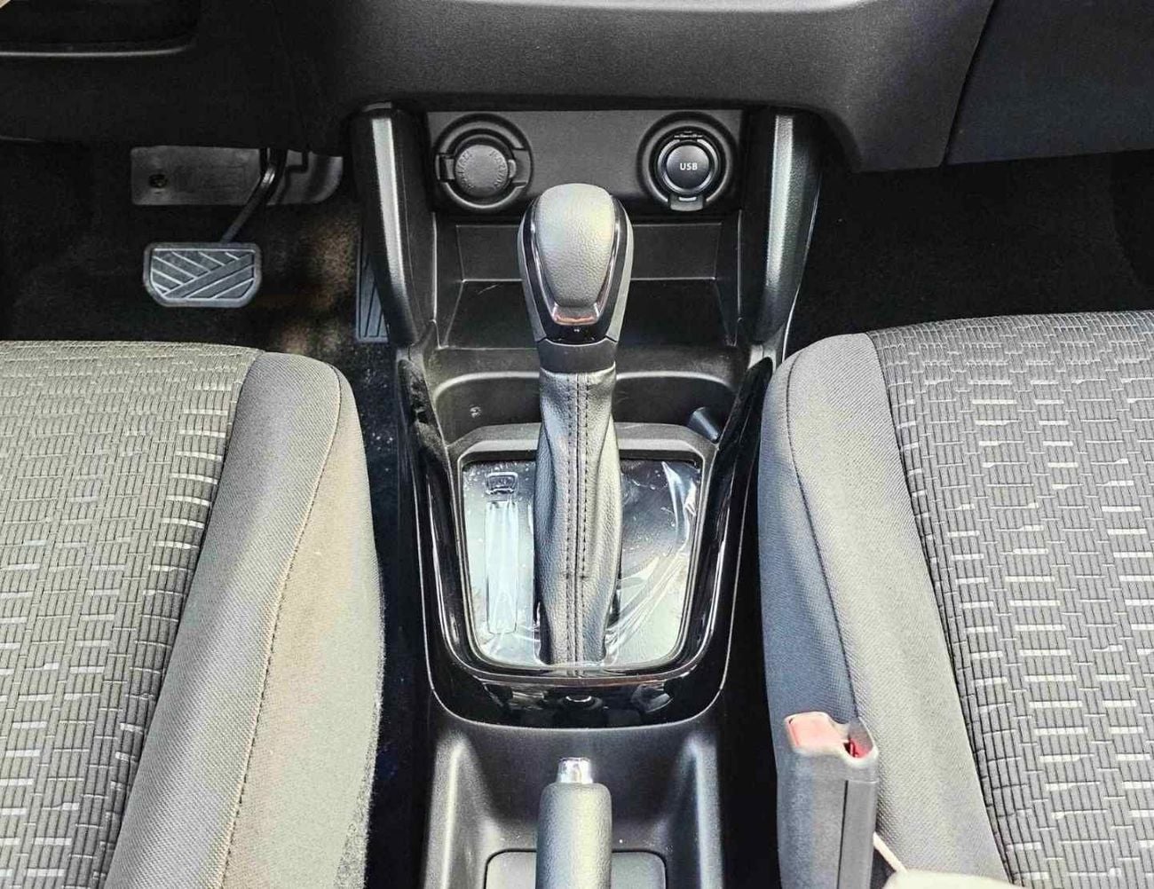 سوزوكي سويفت GLX SUZUKI SWIFT GLX HYBRID || RADAR | PETROL AT 1.2L V4 (CODE # SWGLXFOH) GRAY 2026