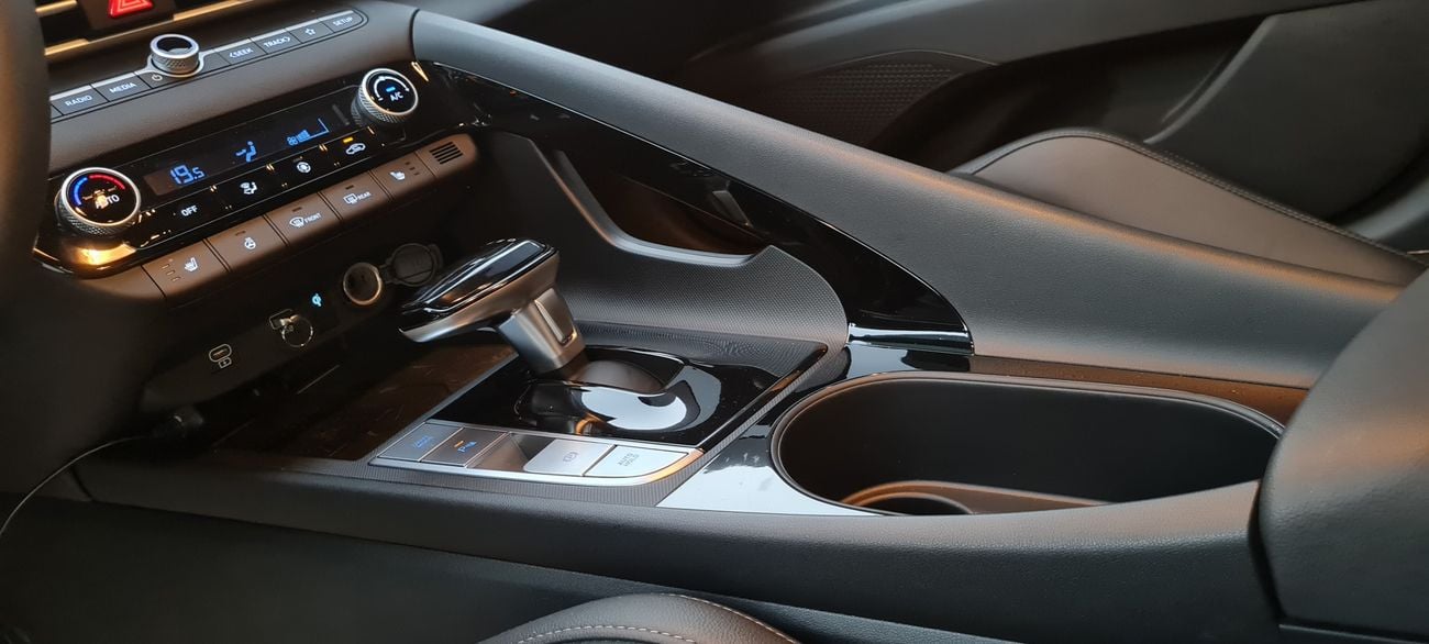 هيونداي إلانترا 2.0L Comfort