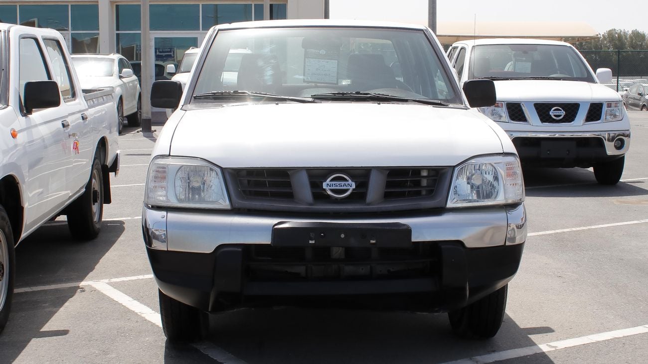 نيسان بيك آب nissan pickup 4x2 Gcc specs, free accident