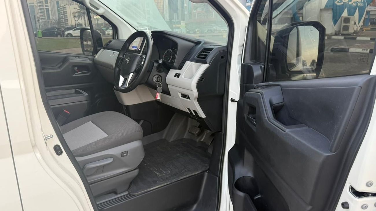 تويوتا هاياس High Roof Super Long Wheelbase 2.8 Diesel Right Hand Drive