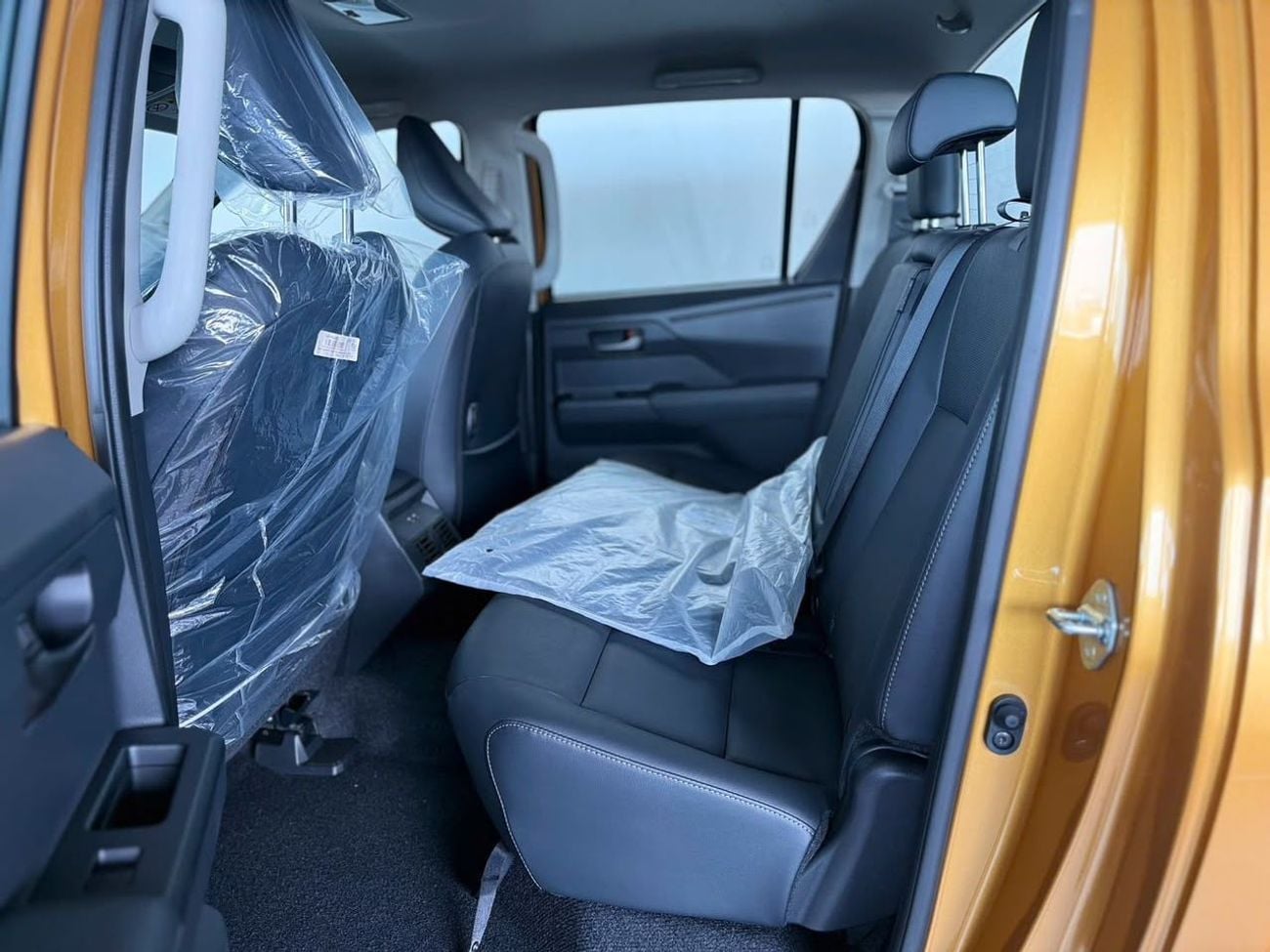 تويوتا هيلوكس ADVENTURE 2.8L DIESEL A/T FULL OPTION DOUBLE CABIN PICKUP