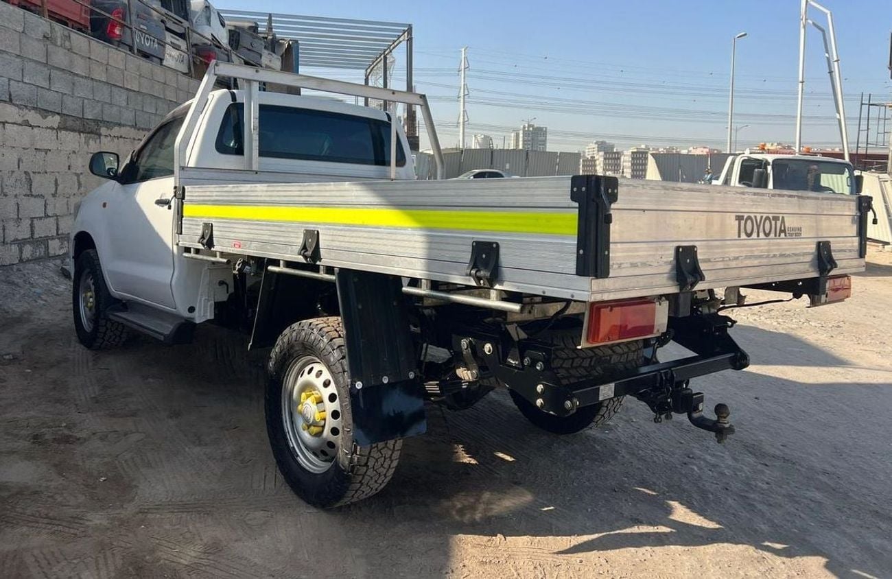 Toyota Hilux DL RIGHT HAND VEHICLE ONLY FOR EXPORT 3.0 LITER 4 CYLIENDER