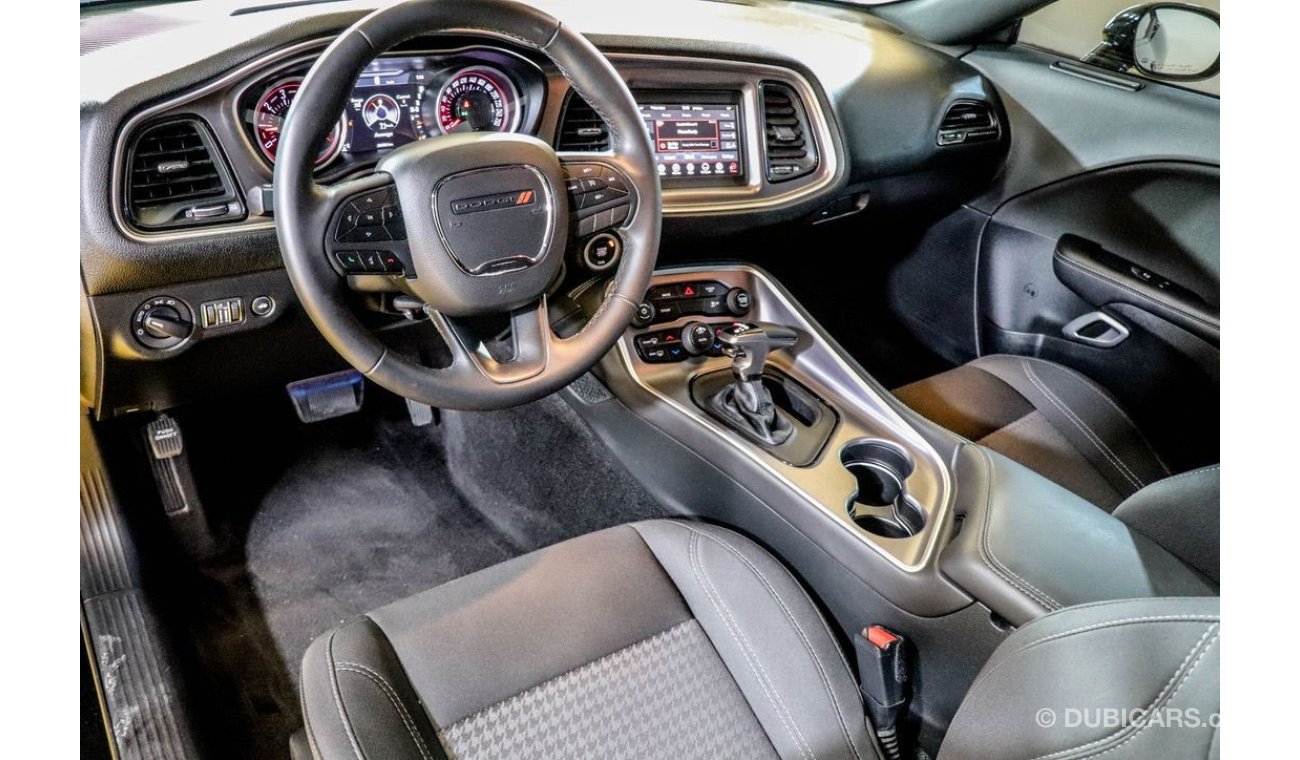 دودج تشالينجر Dodge Challenger SXT 2019 GCC under Agency Warranty with Zero Down-Payment.