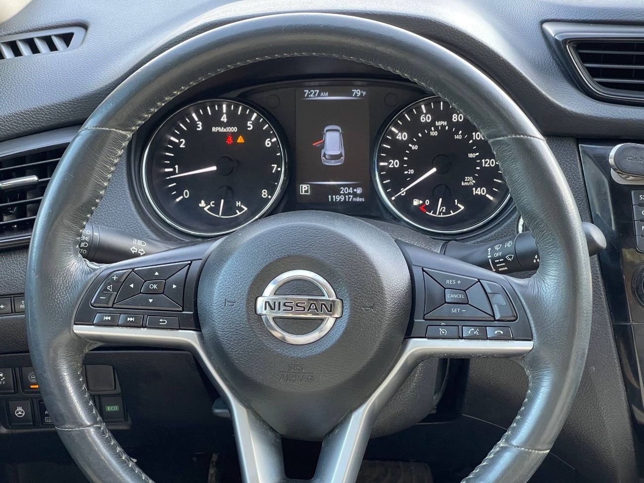 Nissan Rogue SV / 2.5L V4 / PANORAMIC SUNROOF / RADAR / 360 CAMERA / LINE KEEP ASSIST / REMOT START