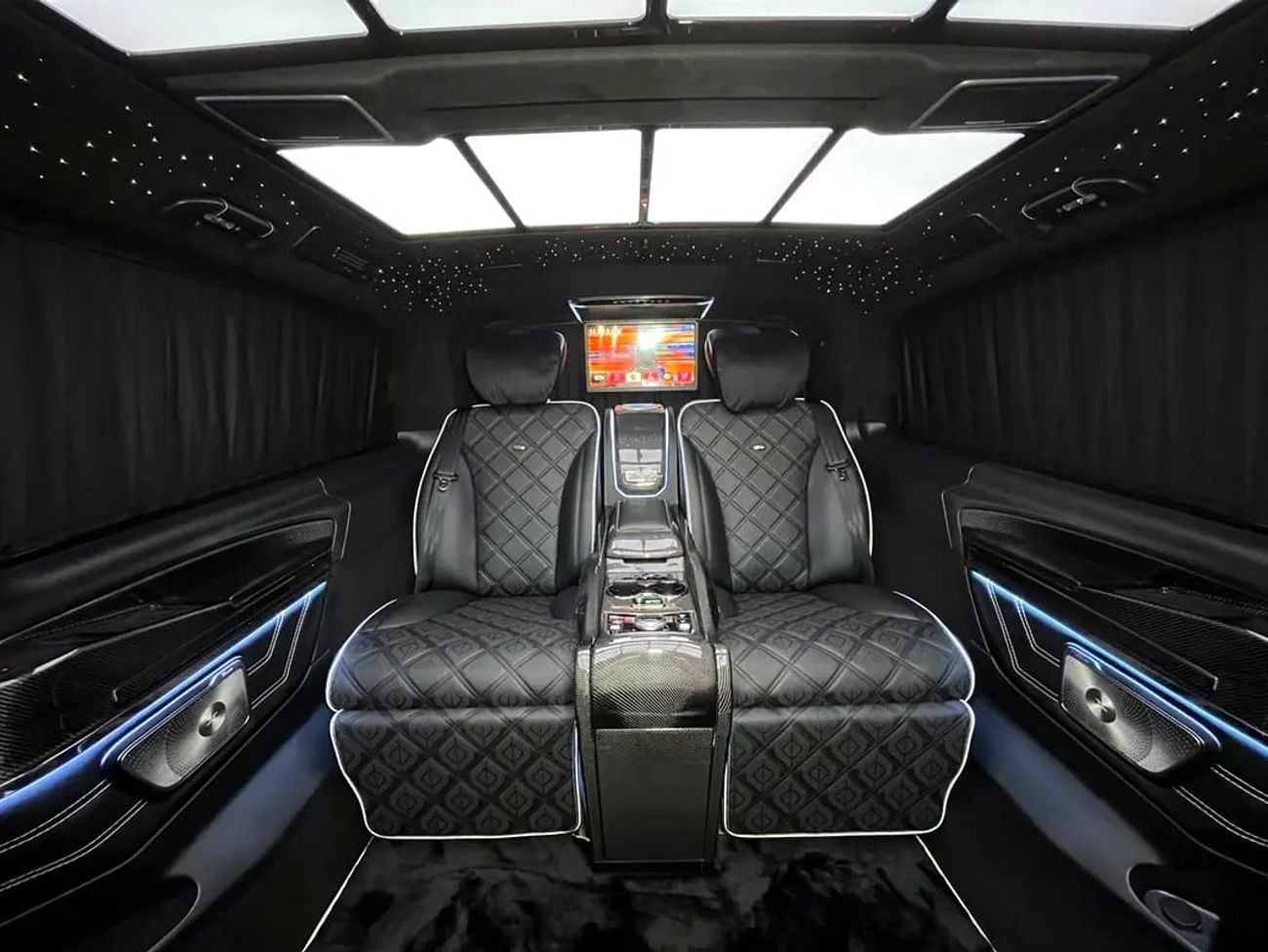 مرسيدس بنز V 300 NEW ARRIVAL 2026 MODEL VIP MERCEDES GCC V300 with ADDITIONAL REAR AC - 2 Years Warranty by VLINE