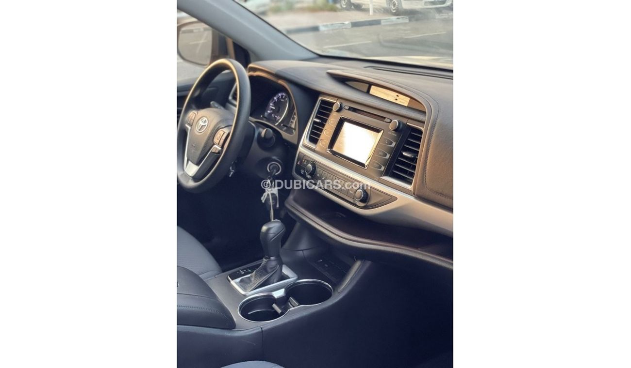 Toyota Highlander *Offer*2019 Toyota Highlander LE 2.7L V4 / Export only