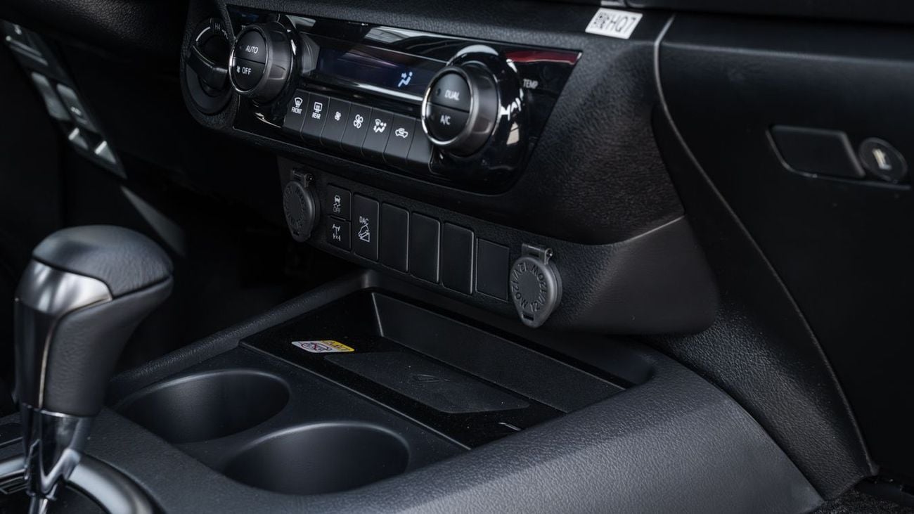 تويوتا هيلوكس GR Sport 2.8L