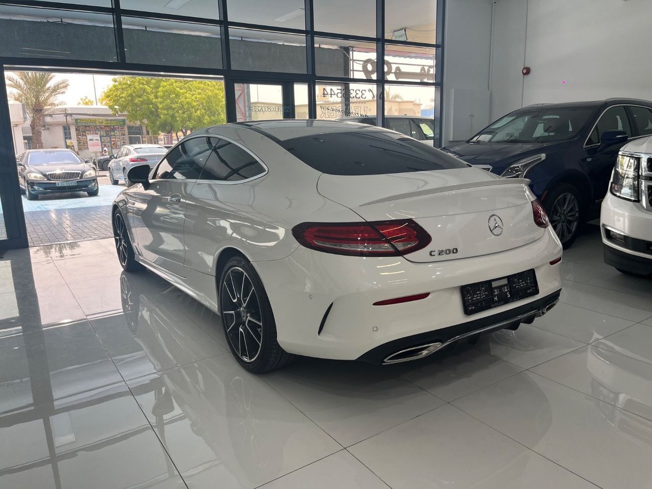 مرسيدس بنز C 200 Premium 2.0L