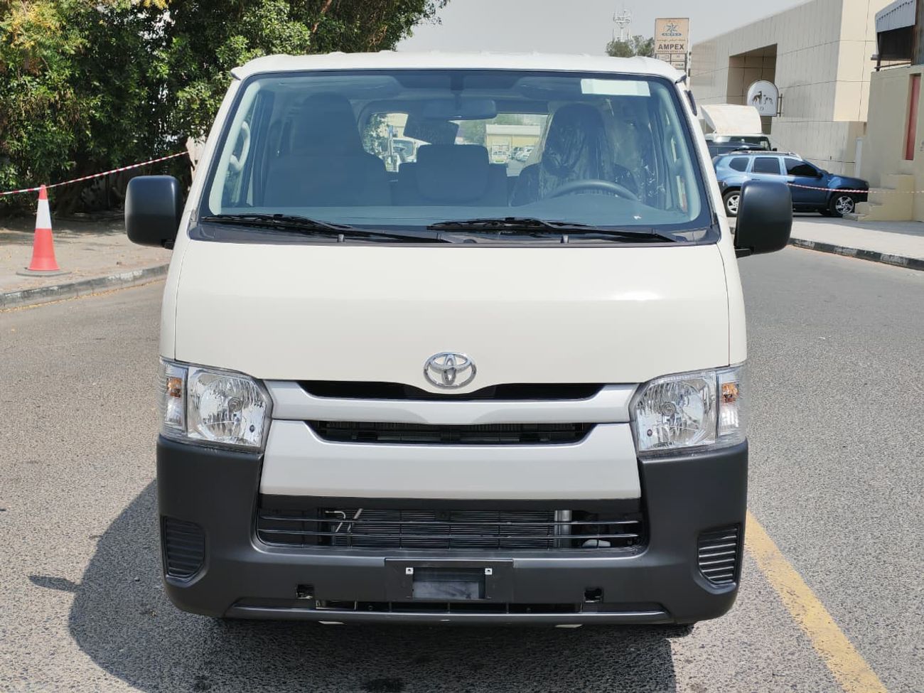 Toyota Hiace 2026 Toyota Hiace Standard-Roof 15-Seater 2.7L 4-Cyl Petrol M/T RWD (Old-Shape)