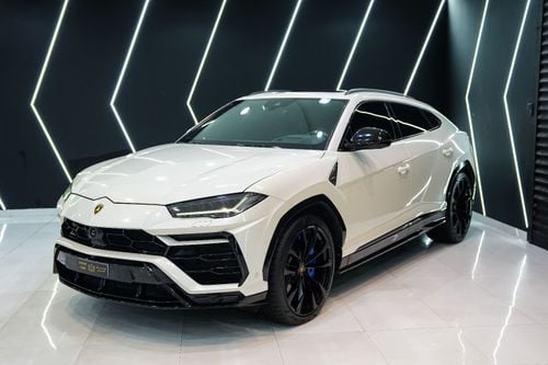 Lamborghini Urus Carbon Interior, Panoramic Roof, Two-Tone Interior, Lamborghini Warranty!!