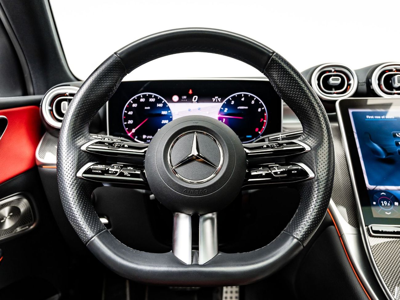 Mercedes-Benz GLC 300 2024 Mercedes GLC 300 4Matic, August 2029 Mercedes Warranty + Service Contract, Low KMs, GCC