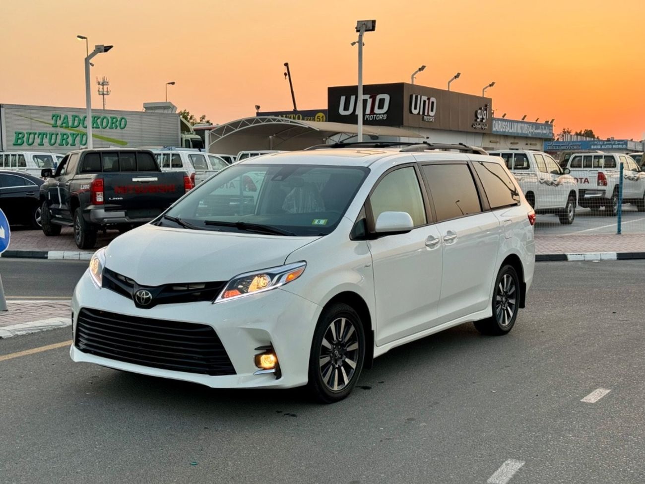 Toyota Sienna 2019 XLE SUNROOF 4x4 FULL OPTION US SPEC