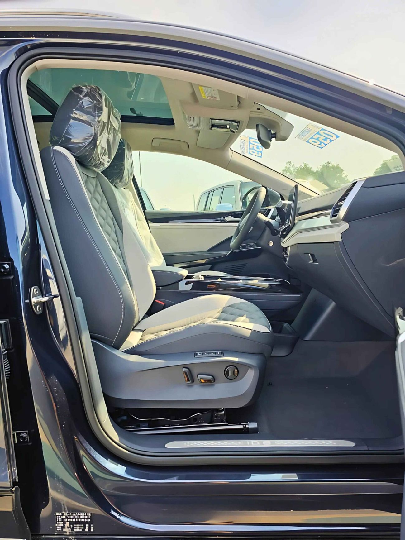 فولكس واجن ID.6 CROZZ PRO / 360* CAMERA / HEAD UP DISPLAY / CODE # 68095