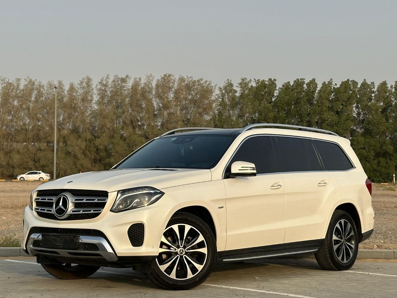 Mercedes-Benz GLS 400 MERCEDES GLS-400 2019 GCC // ORGINAL PAINT // ACCIDENT FREE // PERFECT CONDITION