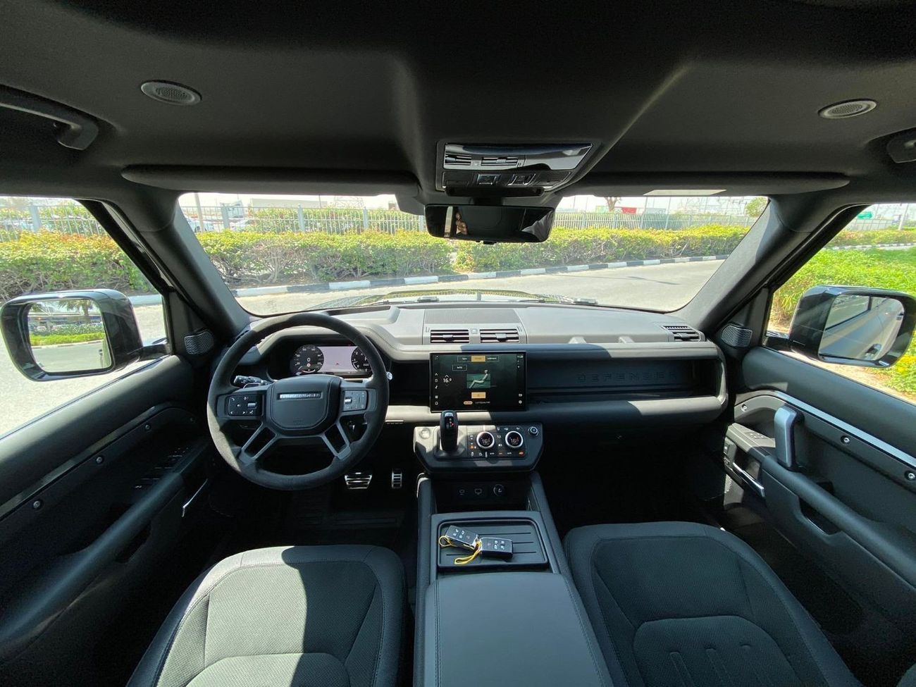 Land Rover Defender DEFENDER V8**2023**GERMAN SPEC