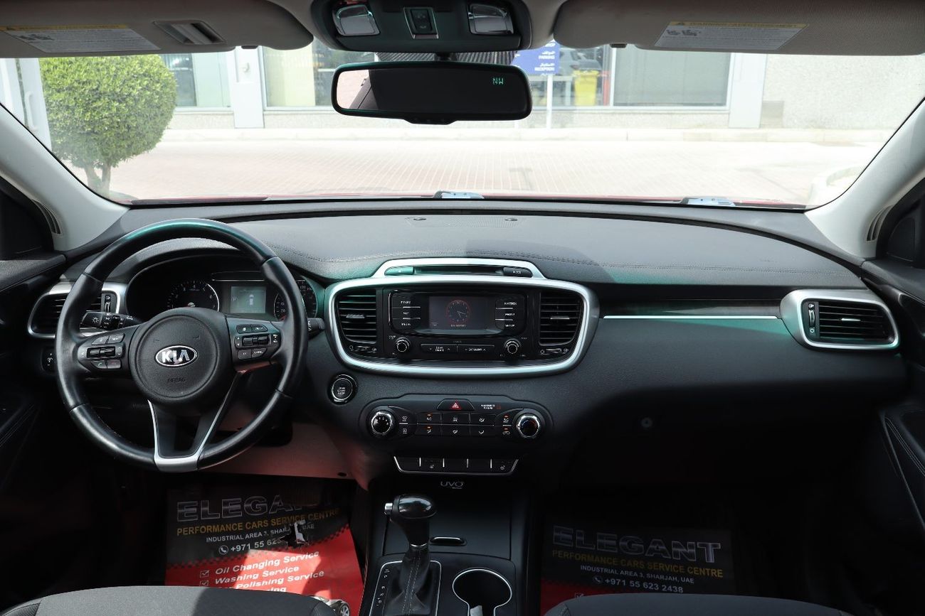 Kia Sorento Base 3.3L FWD CANADIAN SPECS V6