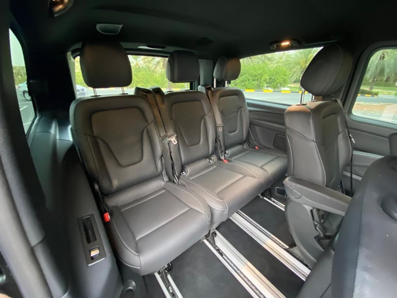 مرسيدس بنز V 300 Mercedes V-300 Desil V4 2022 Orginal Paint - Low Mileage - under warrnty Germany