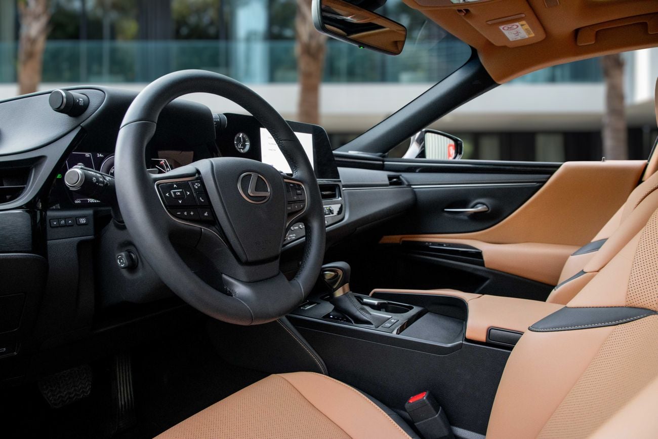 Lexus ES300h ES 300h | 3,232 P.M | 0% Downpayment | Low Milage!