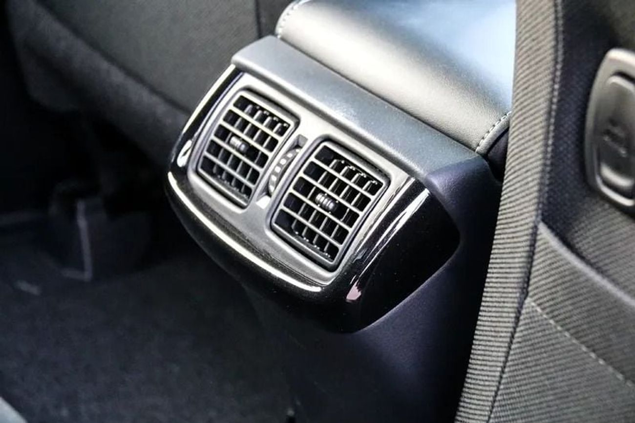 تويوتا هيلوكس 2025 Toyota Hilux Adventure (with Roll-Bar) 4.0L V6 Petrol A/T 4WD Export Only