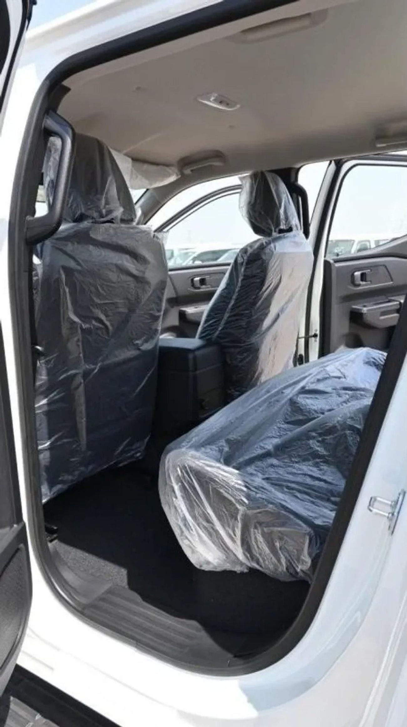 Mitsubishi L200 GL Mitsubishi/L200 P DC 4WD/2.4L GLX New Face 5 MT