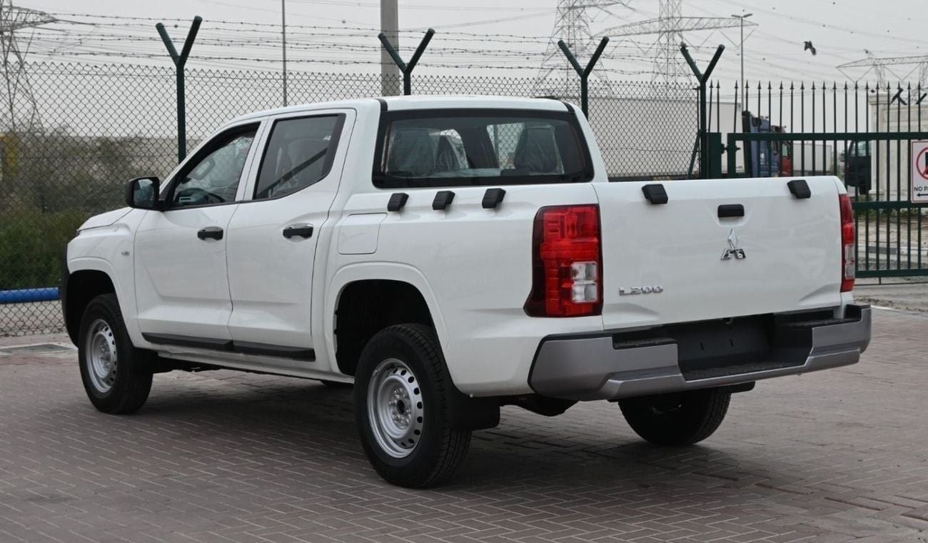 Mitsubishi L200 GLX Double Cabine GL 2.4L 4x4 Diesel 6 Seats