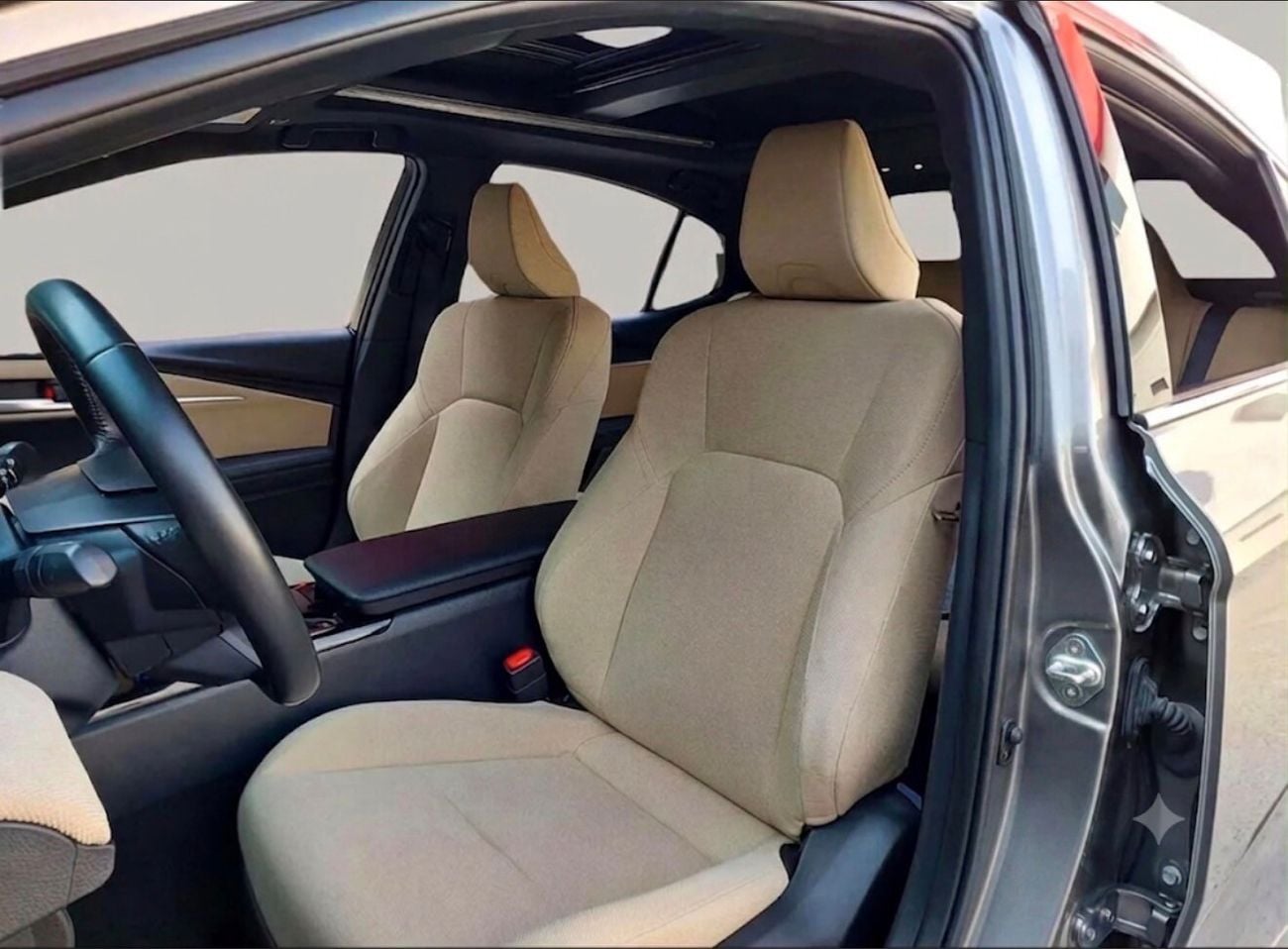 Toyota Camry XLE HEV