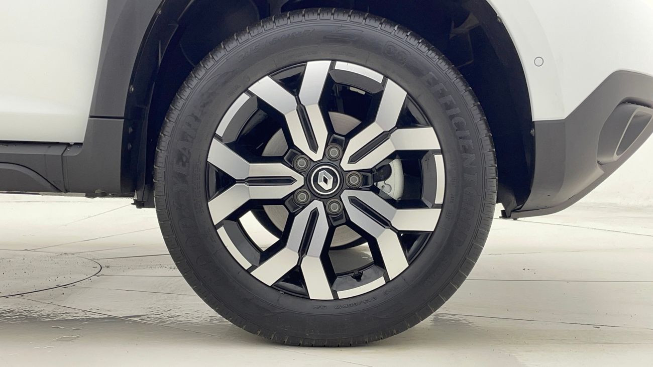 Renault Duster LE 1.6 | Zero Down Payment | Home Test Drive