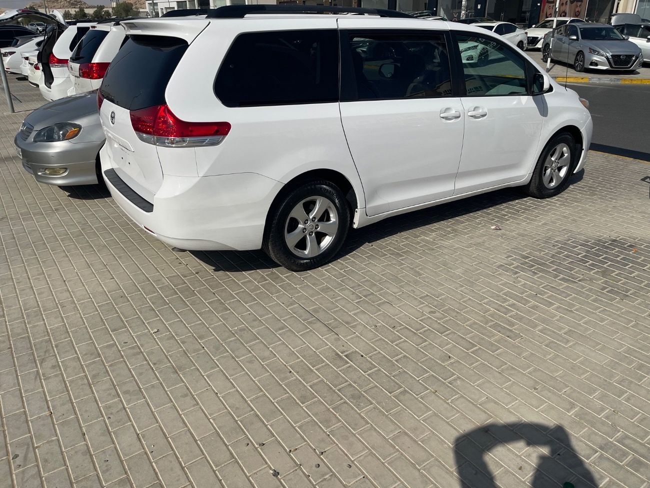 تويوتا سيينا LE VCC paper