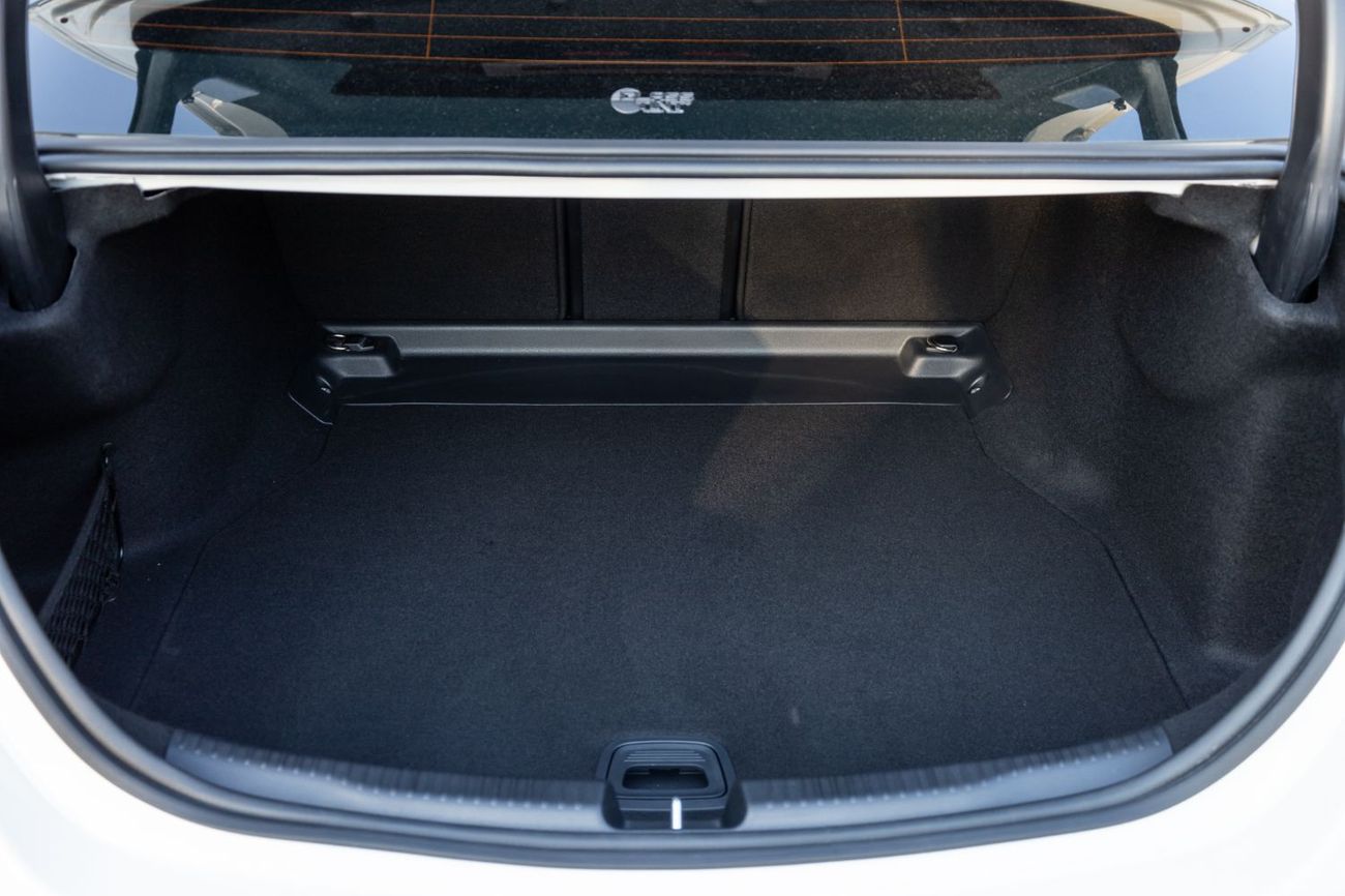 Mercedes-Benz C 200 Premium 2.0L