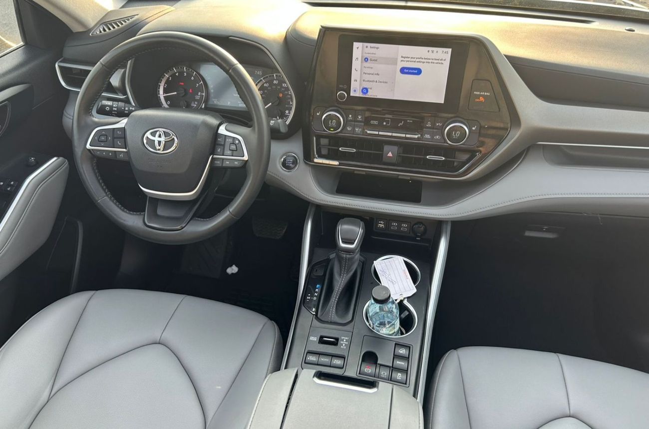 Toyota Highlander 2023 Toyota Highlander 2.4L V4 Turbo - XLE Full Option AWD 4x4 - Radar & Wireless charger -