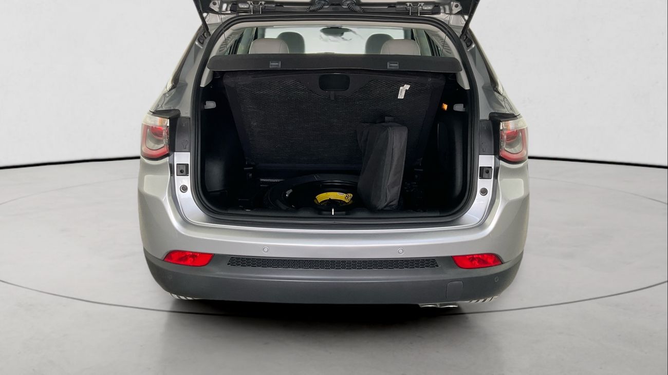 جيب كومباس Limited | شامل الضمان | 0 ﺪﻔﻋﺓ ﺃﻮﻟﻯ