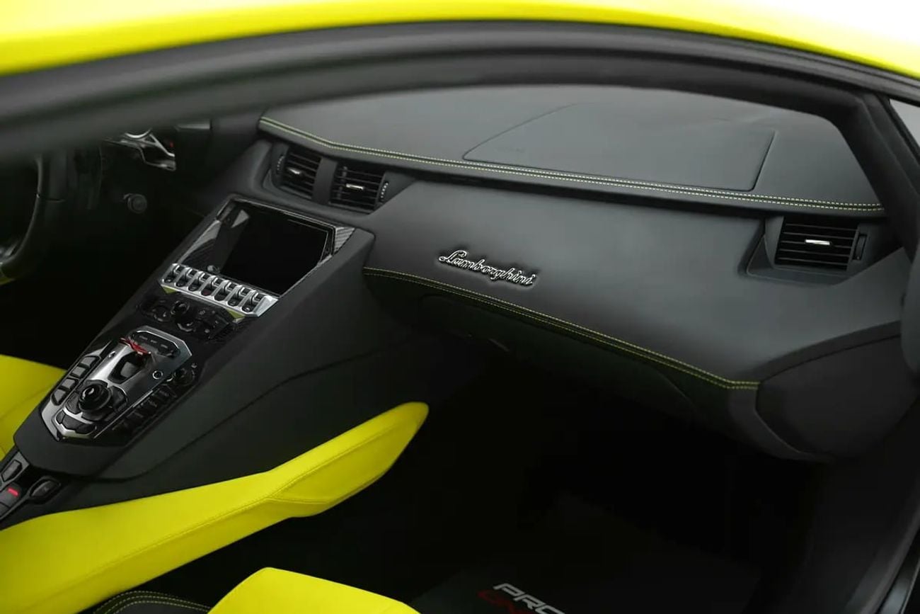 لامبورغيني أفينتادور LP 720-4 50th ANNIVERSARIO