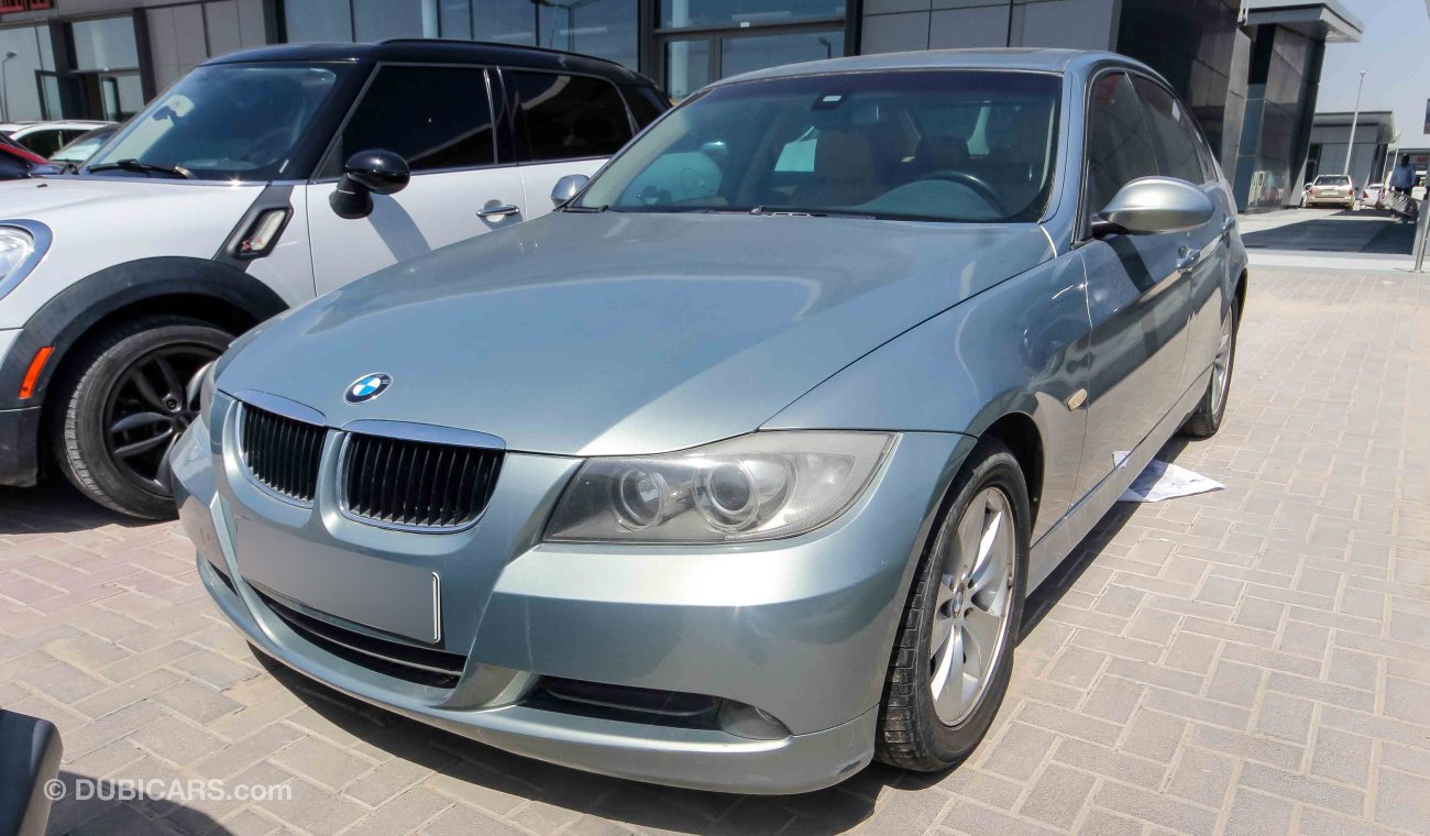 بي أم دبليو 320 i